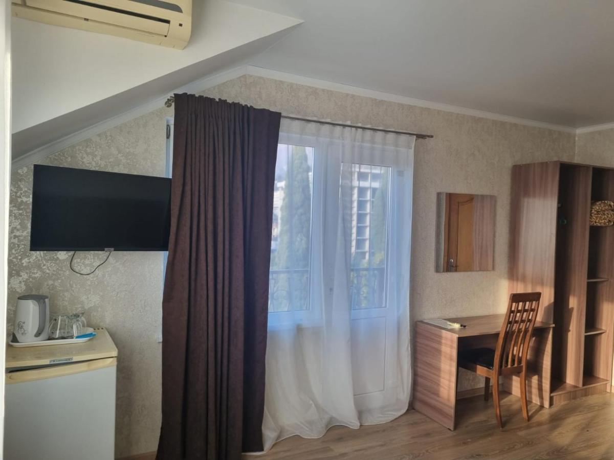 Ахра Hotel Gagra Exterior photo